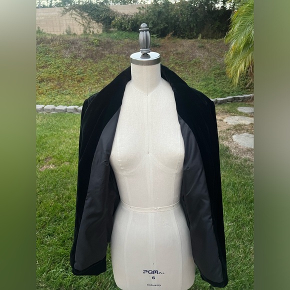 Daisy Fuentes Moda Black Velvet Blazer - Picture 3 of 6